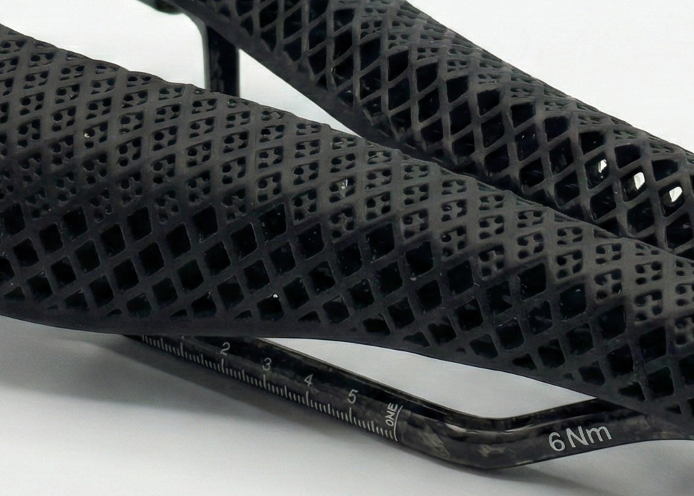 The Carbon Project TriForm 3D Printed Triathlon Bike Saddle